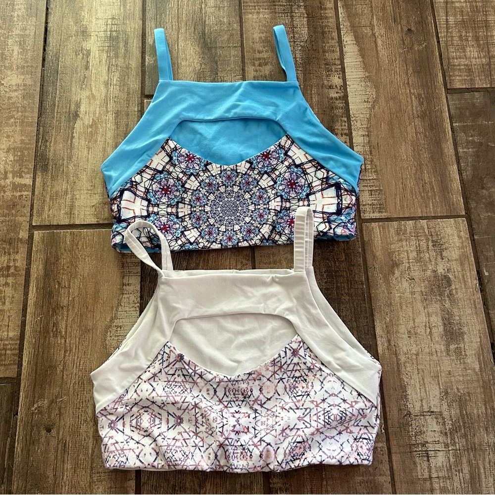 TWO Wolven Reversible Four-Way Top